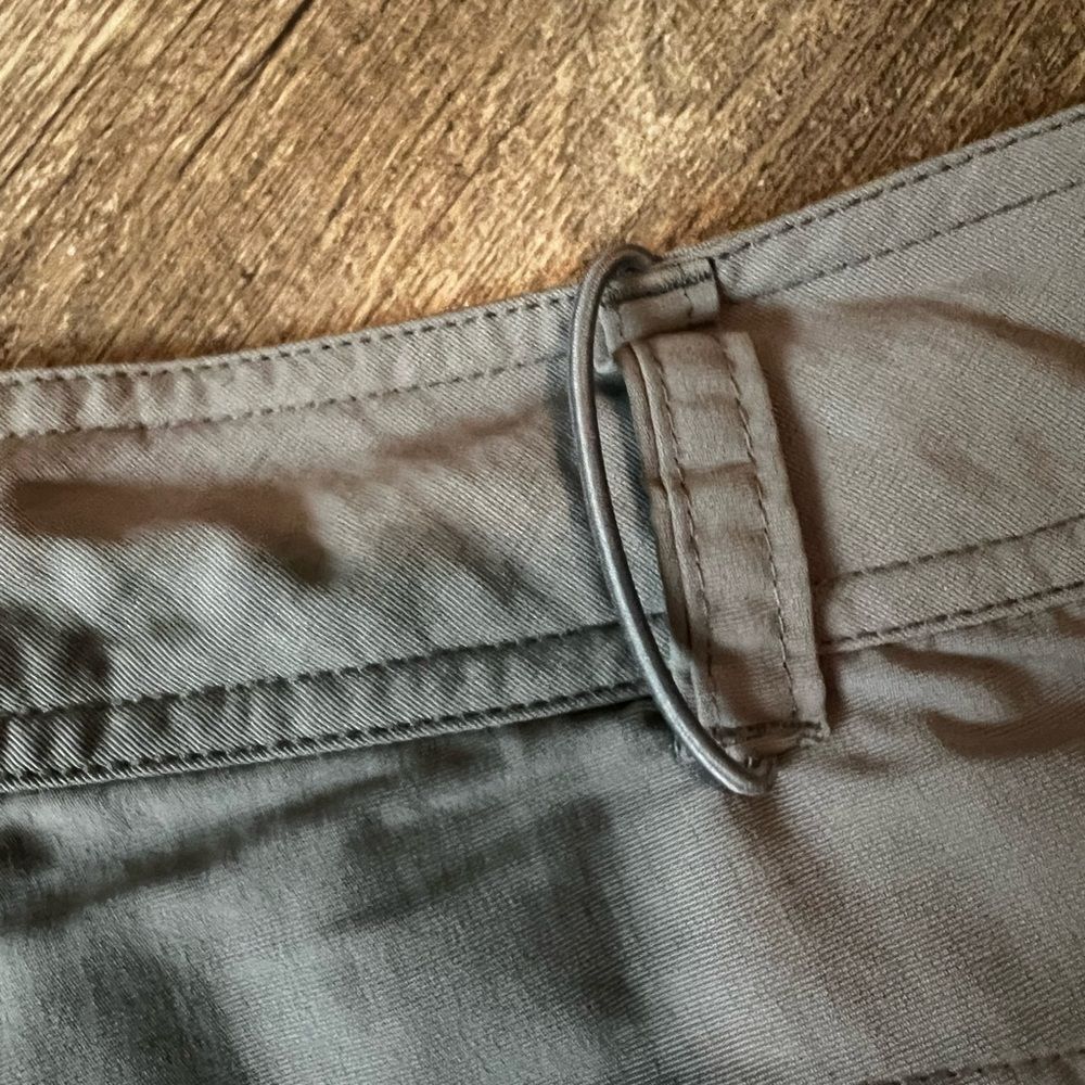 The North Face Cargo Hiking Outdoor Shorts Mid Rise Flap Pockets Gray Size 4 - Picture 6 of 13